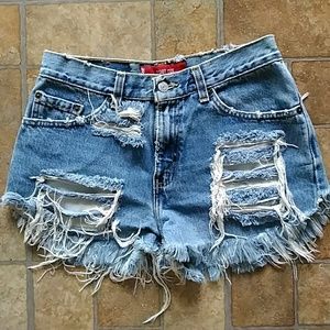 Levi's destroyed shorts size 7